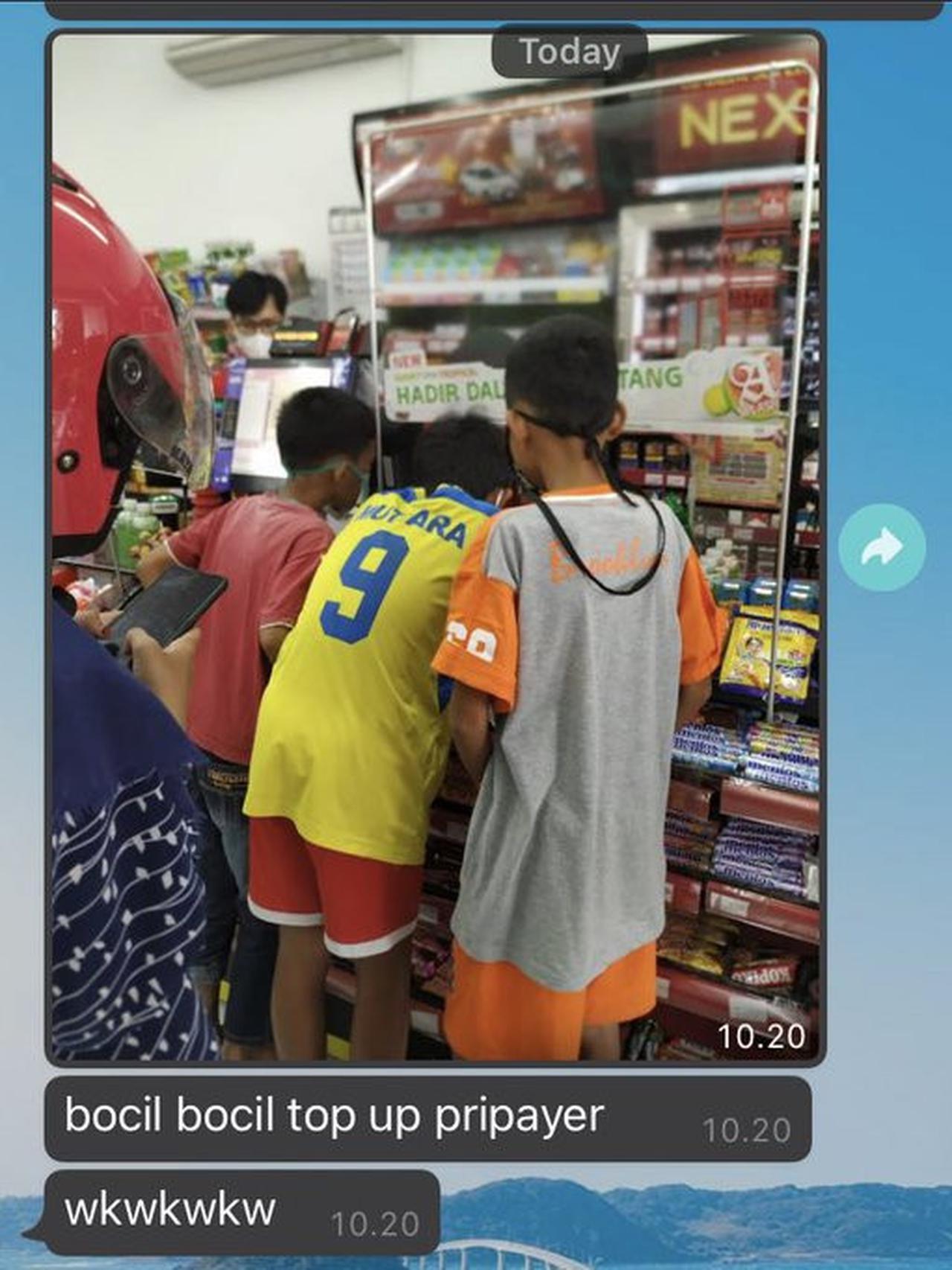 Potret kocak Bocil epep Top Up di minimarket ini bikin ngakak seharian